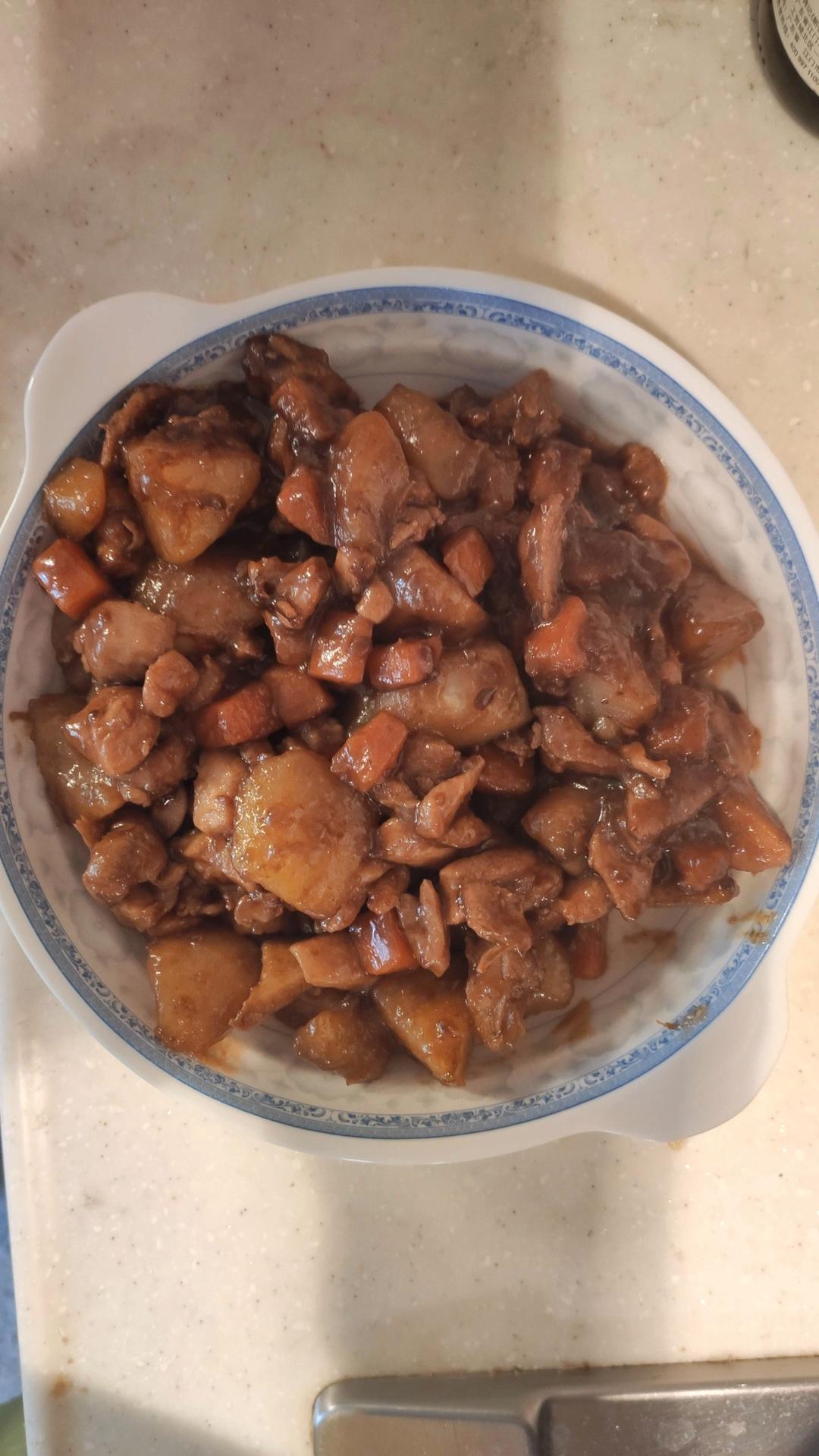 土豆焖鸡腿肉