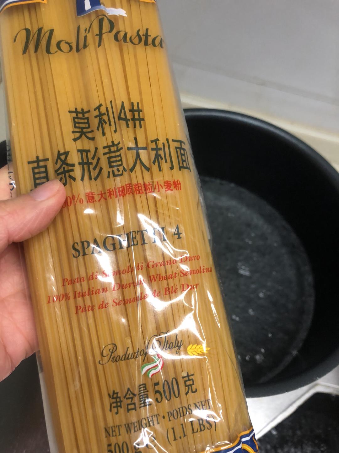 意大利番茄肉酱面的做法 步骤3