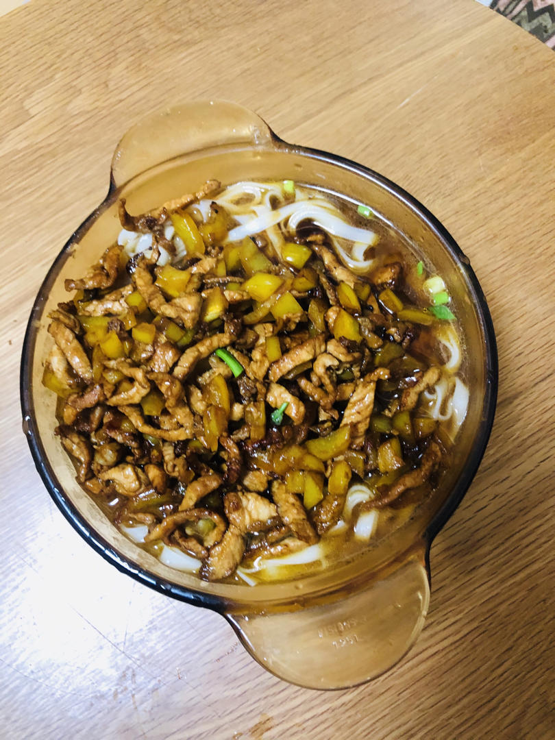 厨房小白都会做的青椒肉丝面