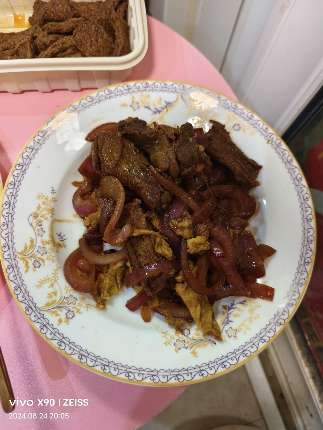 降压防癌的好食材  洋葱炒鸡蛋