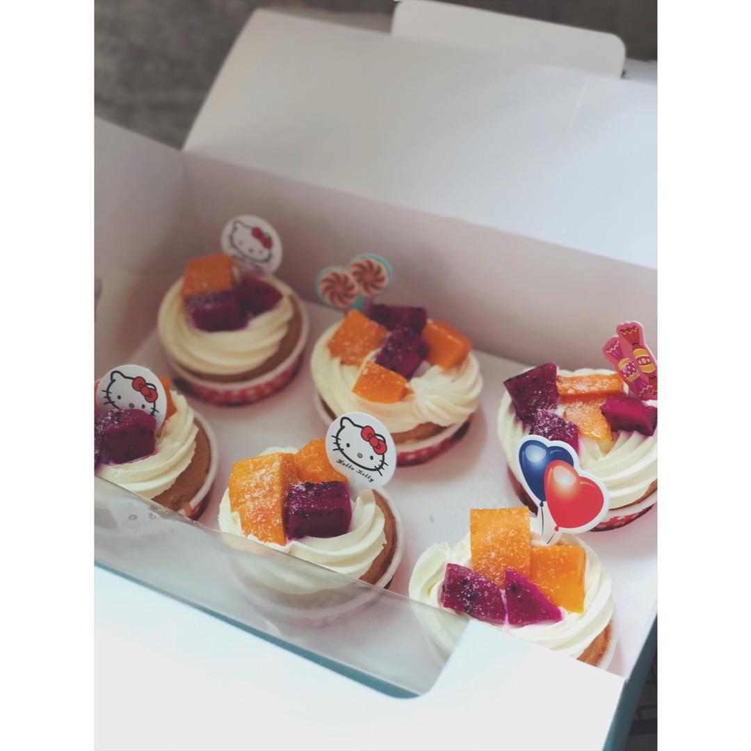 不回缩杯子蛋糕cupcake