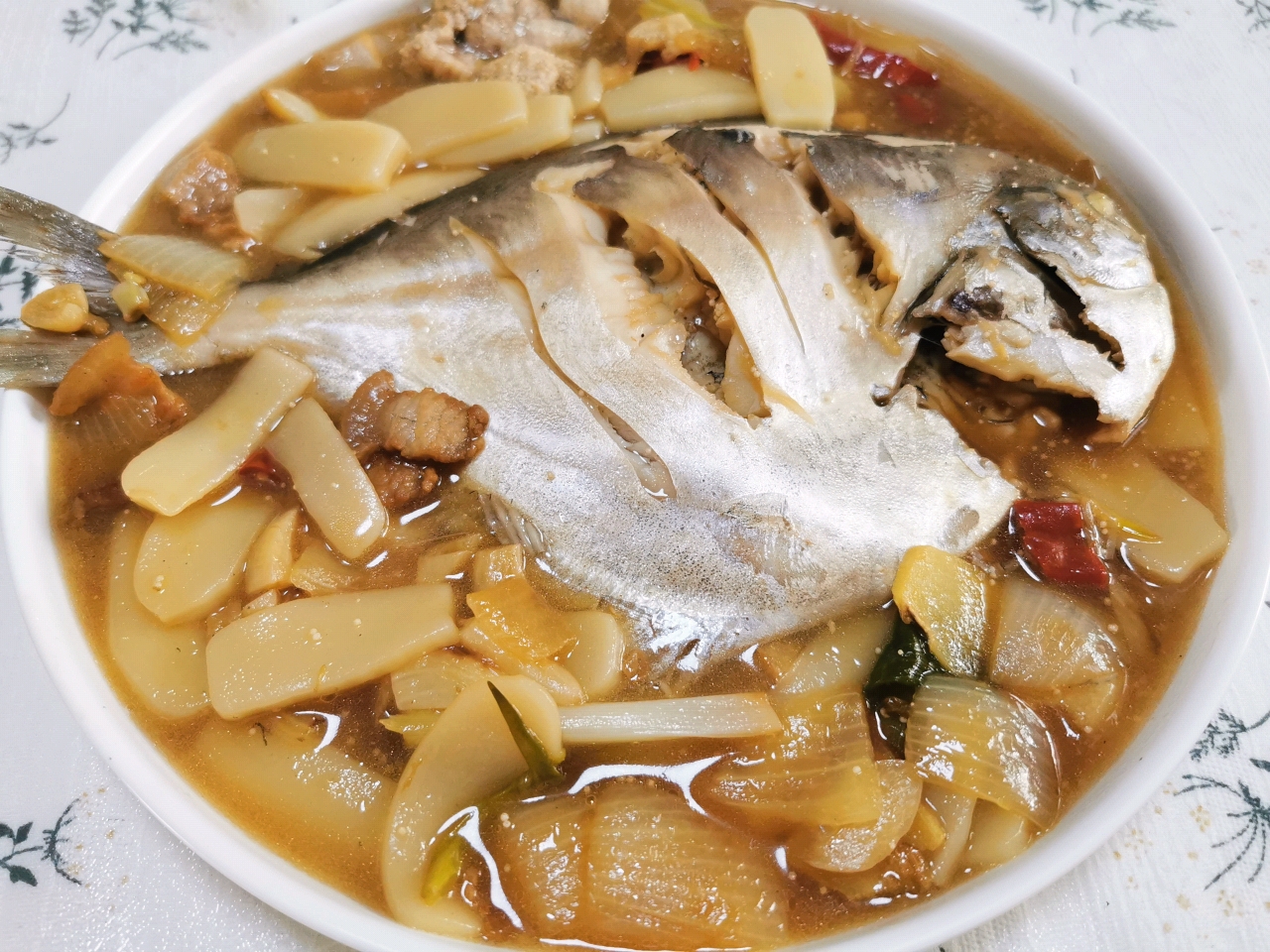 台州鲳鱼烧年糕