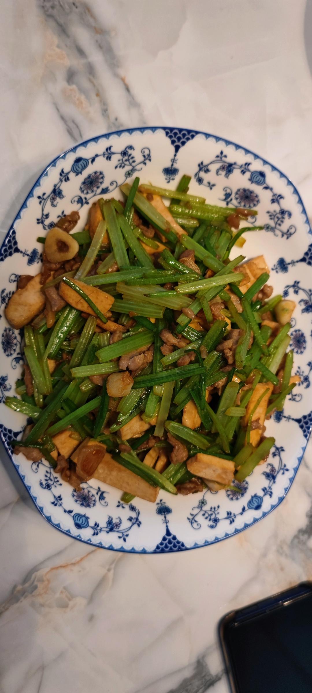 芹菜肉丝炒香干