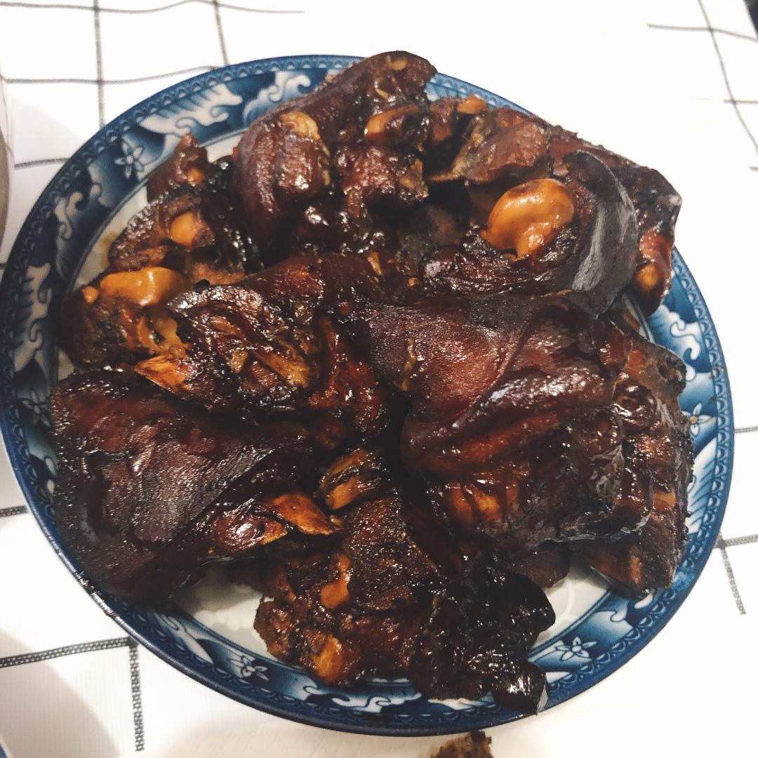 美味的家常菜：红烧猪蹄