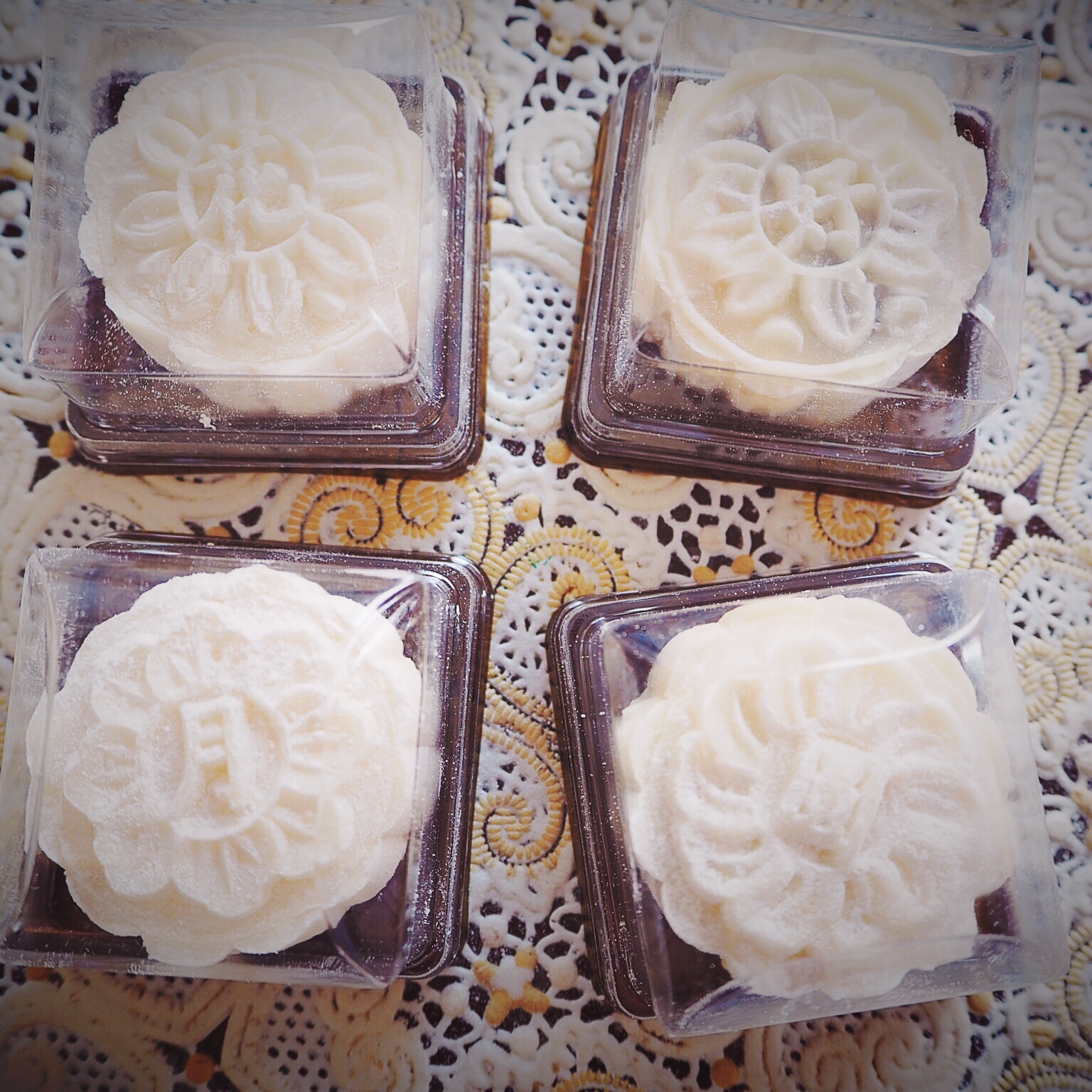 绝世好方！不开裂不粘手港式冰皮月饼（附奶黄馅做法）