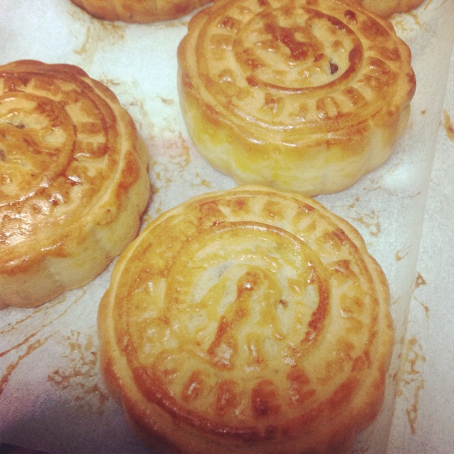 广式月饼——蛋黄莲蓉月饼