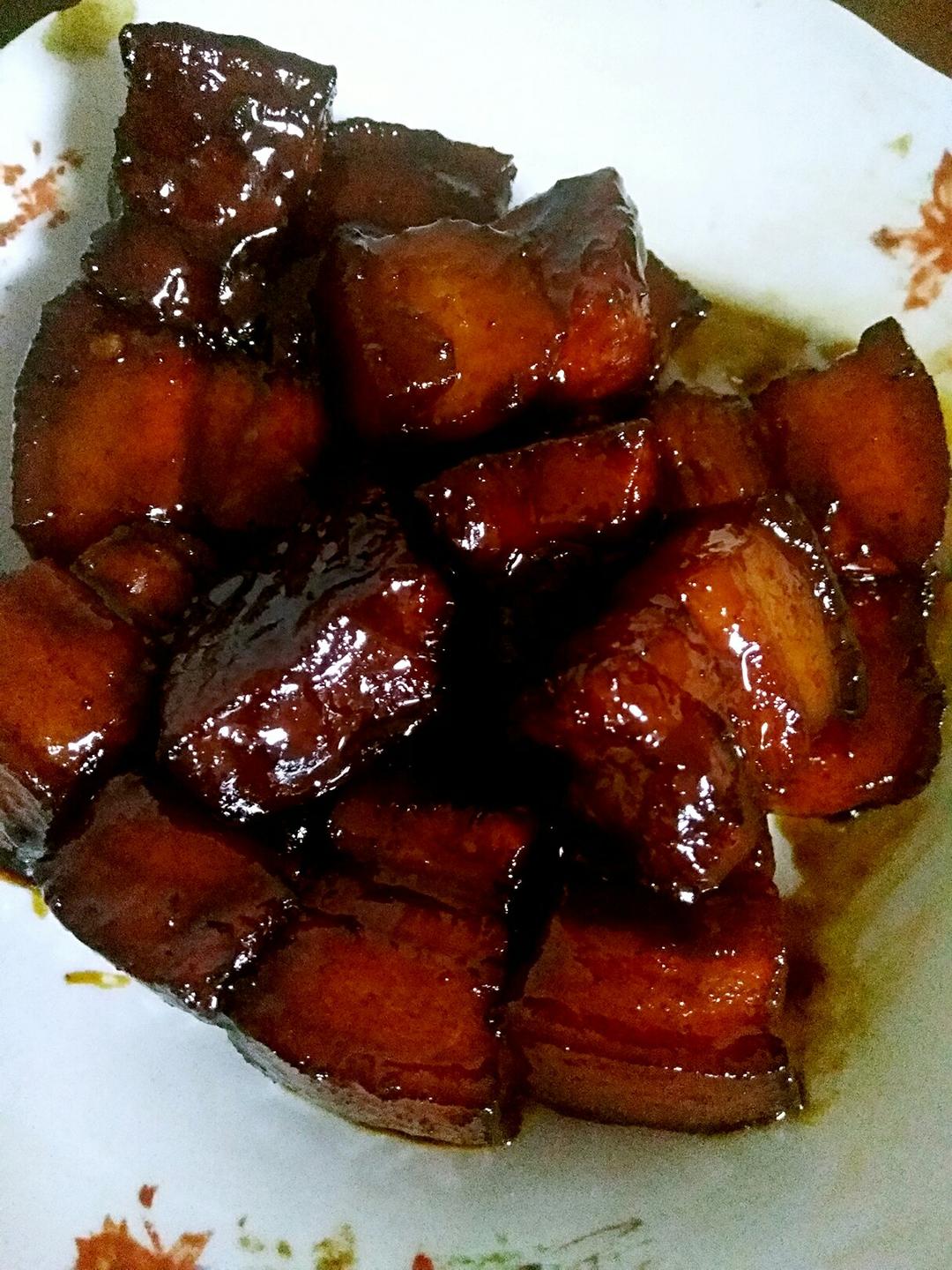 吃着碗里望着锅里的红烧肉