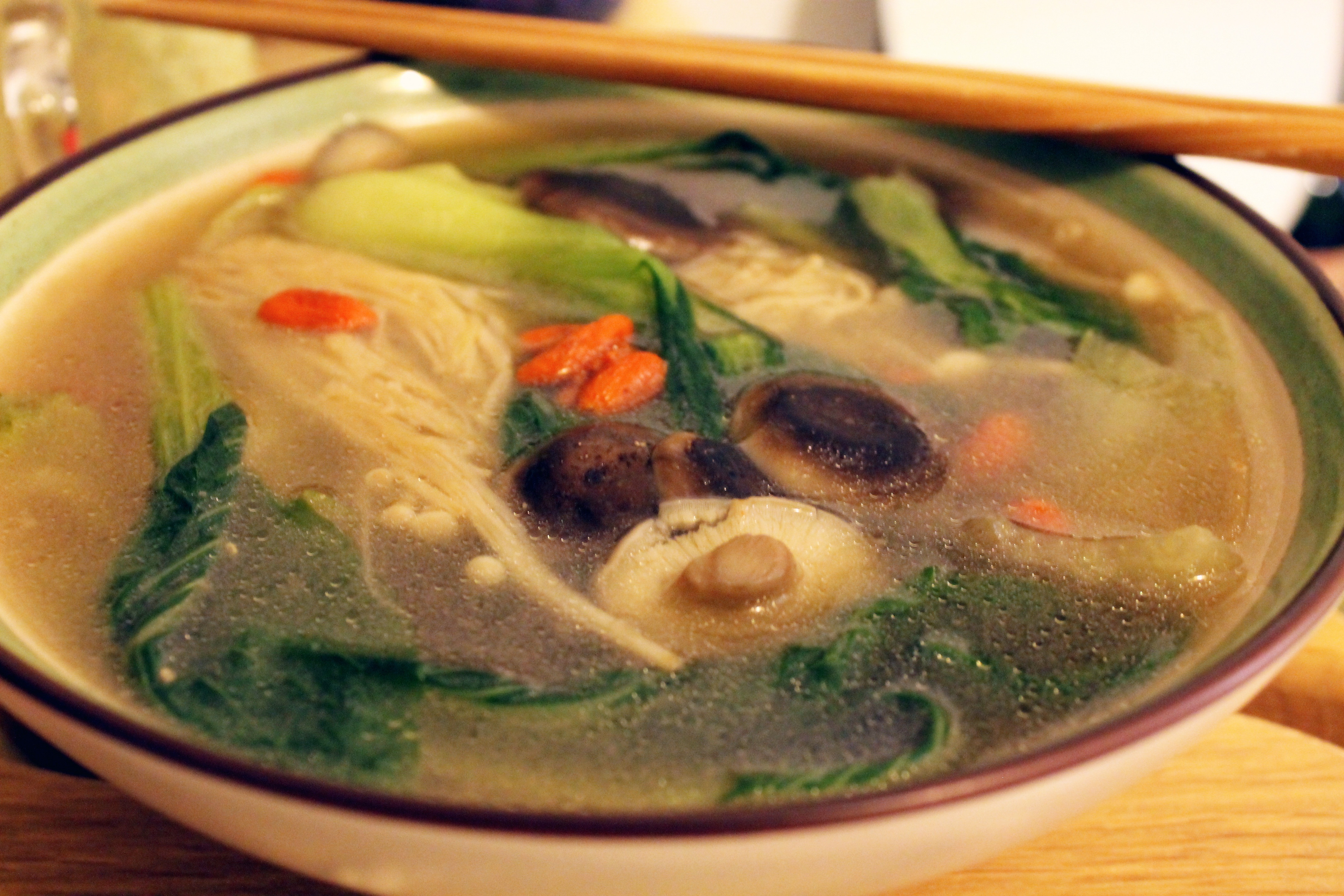 鲜菇青菜汤