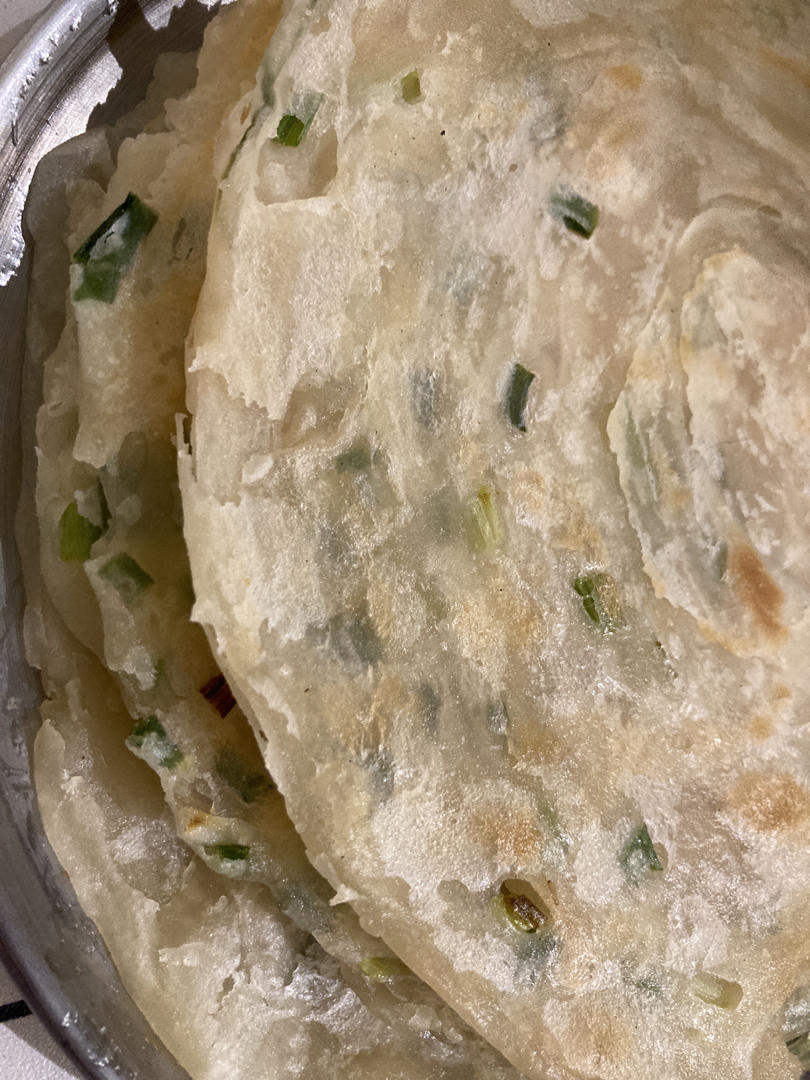 家常葱油饼 柔软多层 凉了也不硬 附细节视频详解