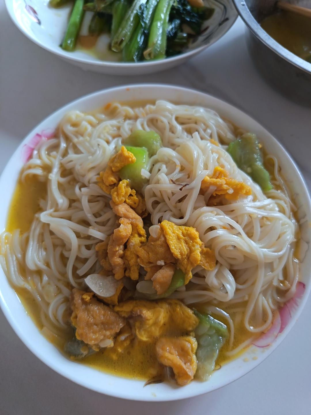 丝瓜鸡蛋面