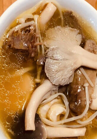 菌菇鸽子汤