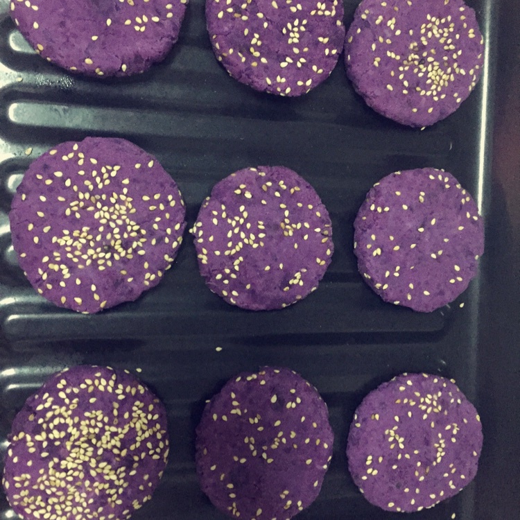 紫薯芝麻饼