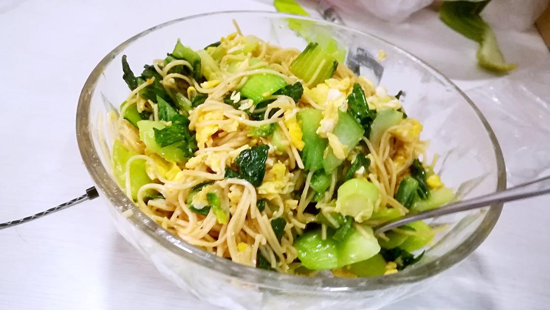 鸡蛋青菜炒面（宝宝面）