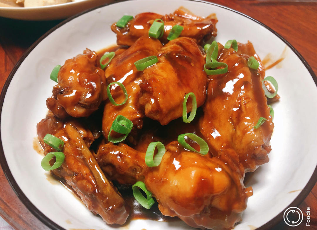 外婆教我的红烧鸡翅·连汤汁都狠好吃！！！
