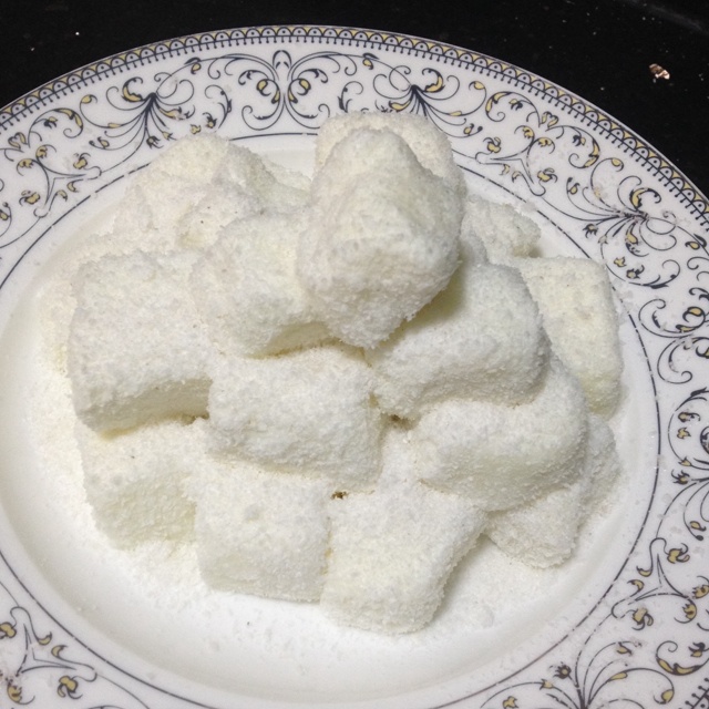 椰丝牛奶小方糕