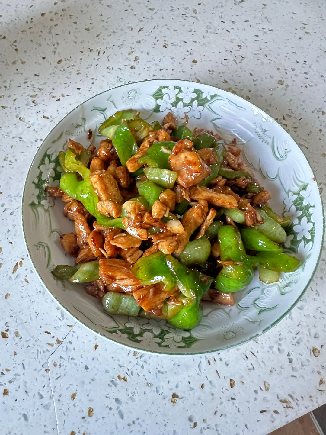 巨好吃的青椒炒鸡胸肉丝，超下饭