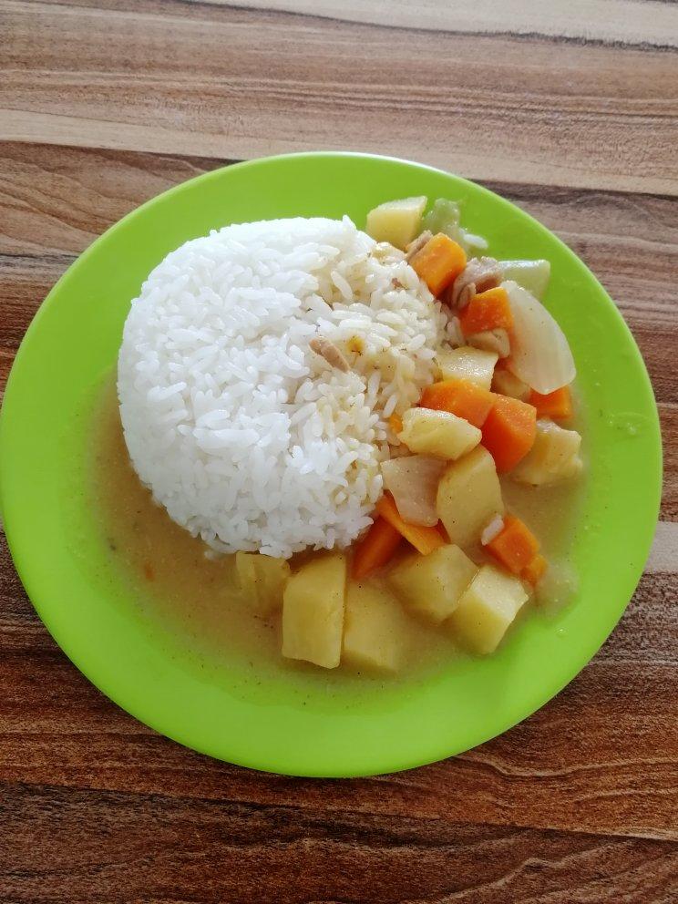 咖喱鸡肉饭