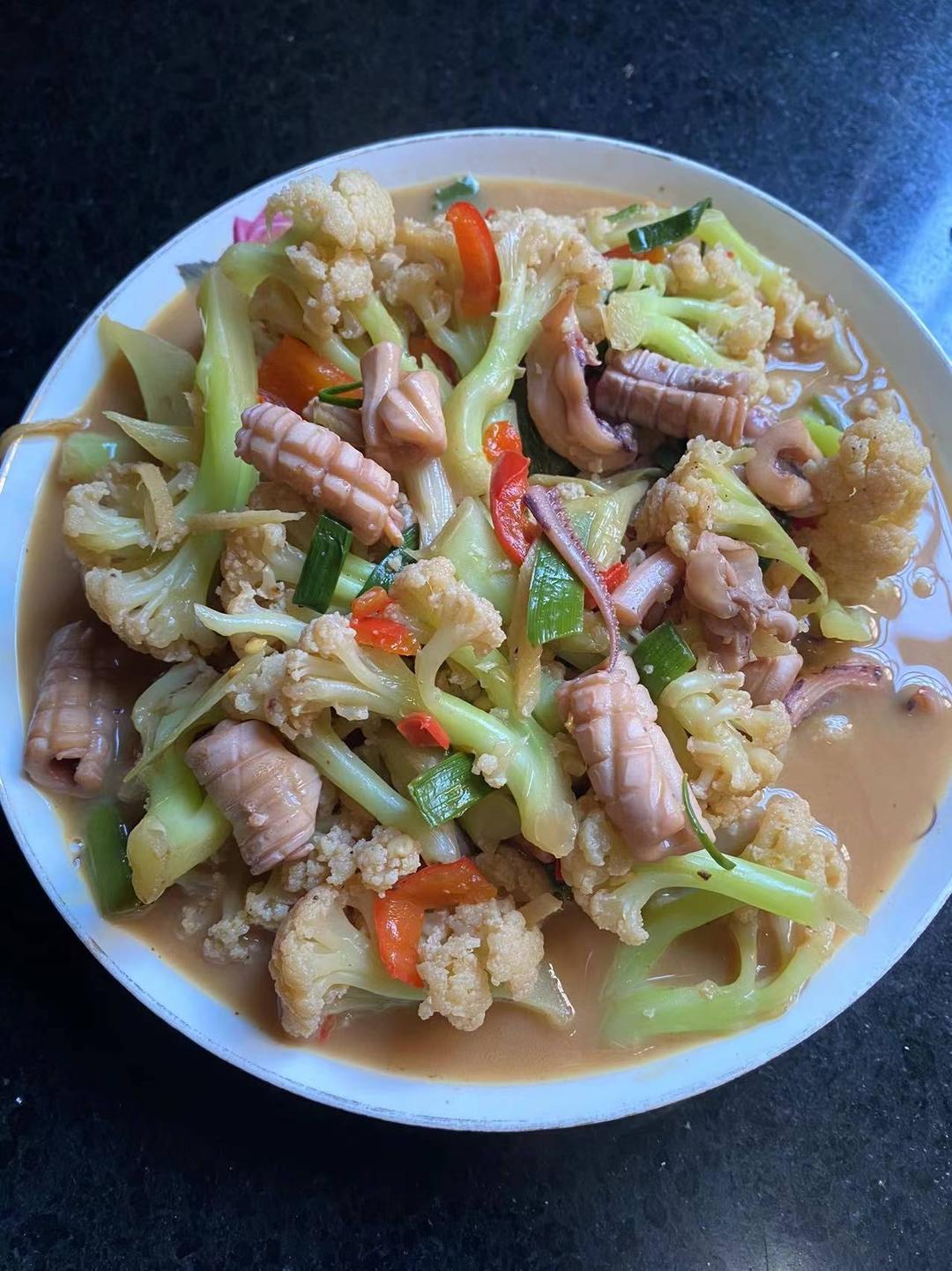 花菜炒鱿鱼的做法