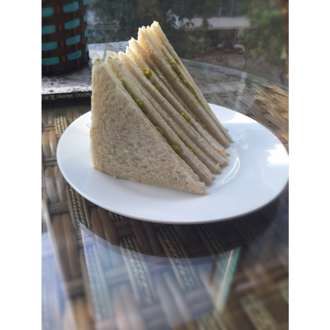 牛油果鸡蛋三明治