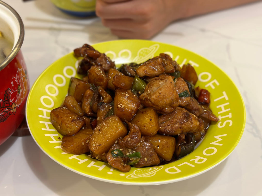 土豆焖鸡腿肉