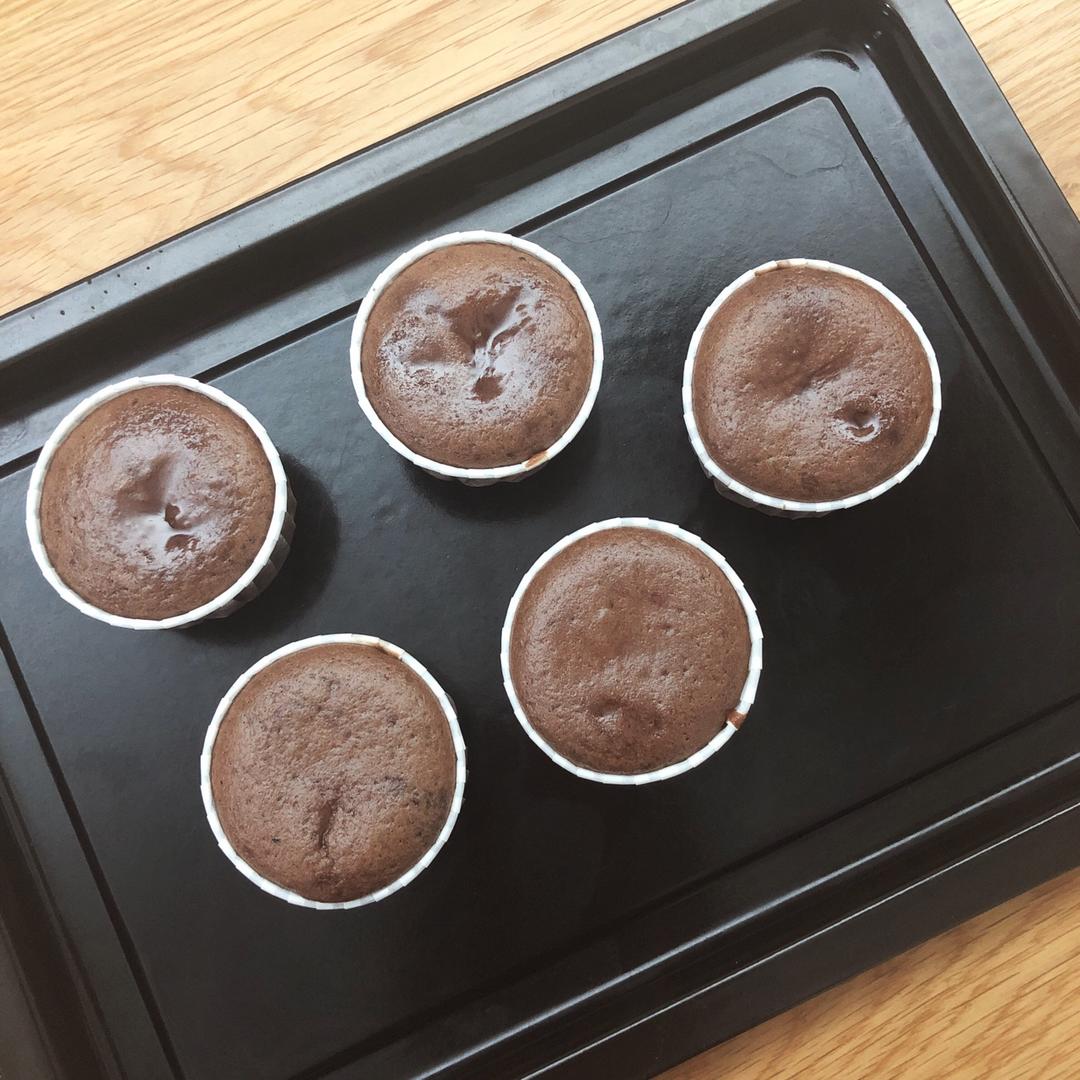巧克力熔岩蛋糕(全图文超简单)