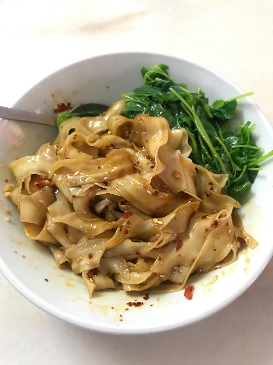 十分钟就能吃上的超简单油泼面