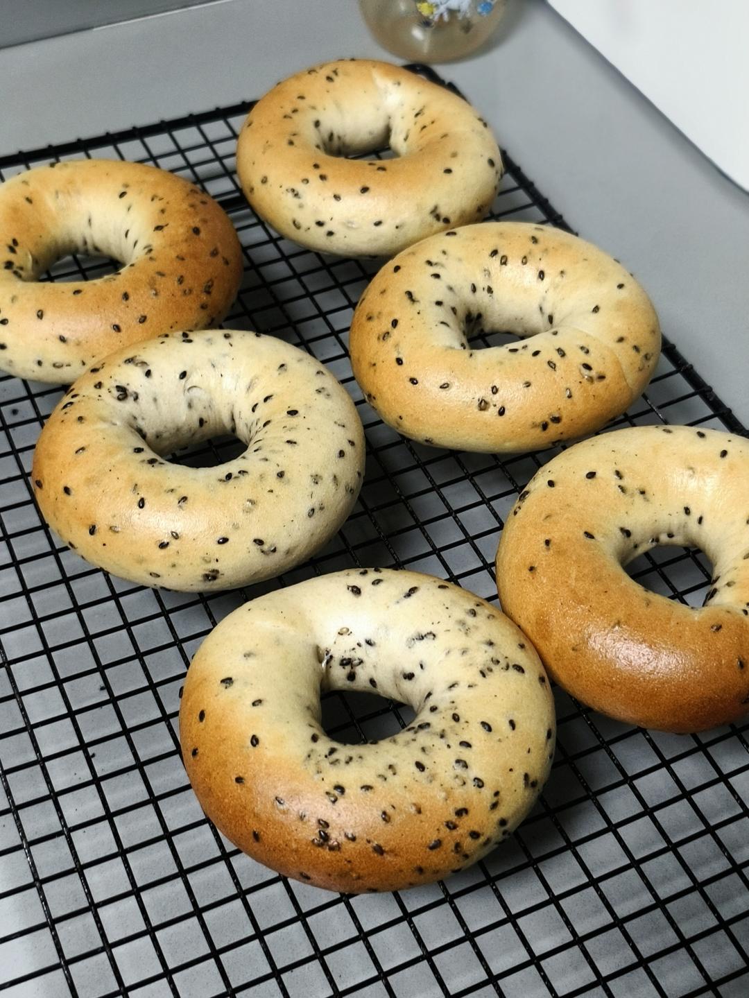 黑芝麻全麦贝果