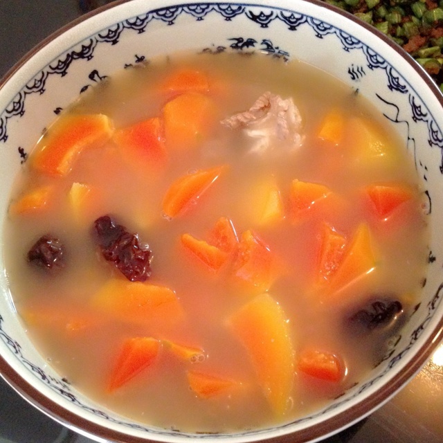 鼓浪屿的酱油妹做的排骨木瓜汤