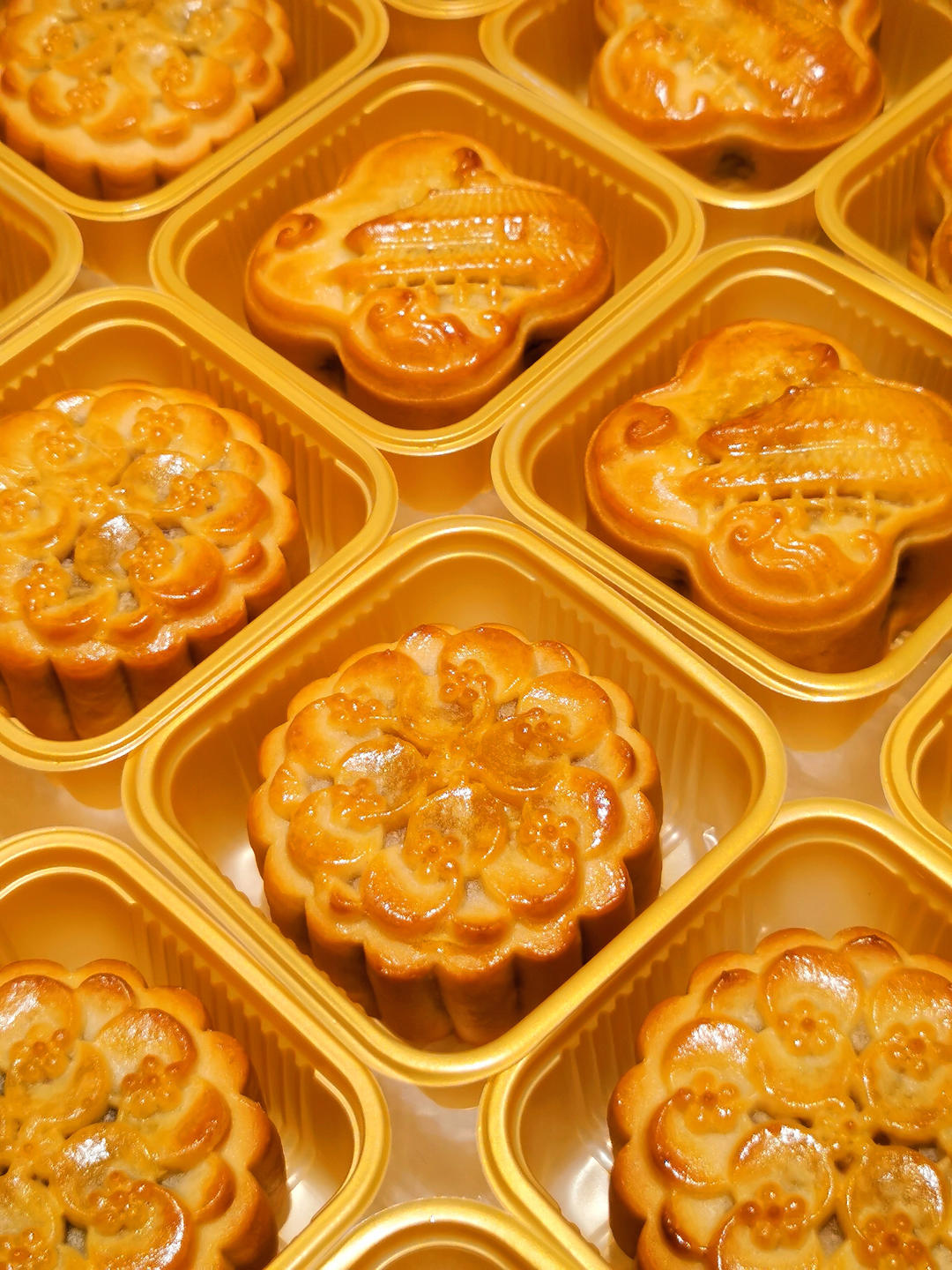 广式月饼—蛋黄冬翅月饼