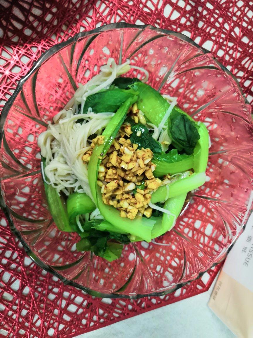 凉拌菠菜金针菇