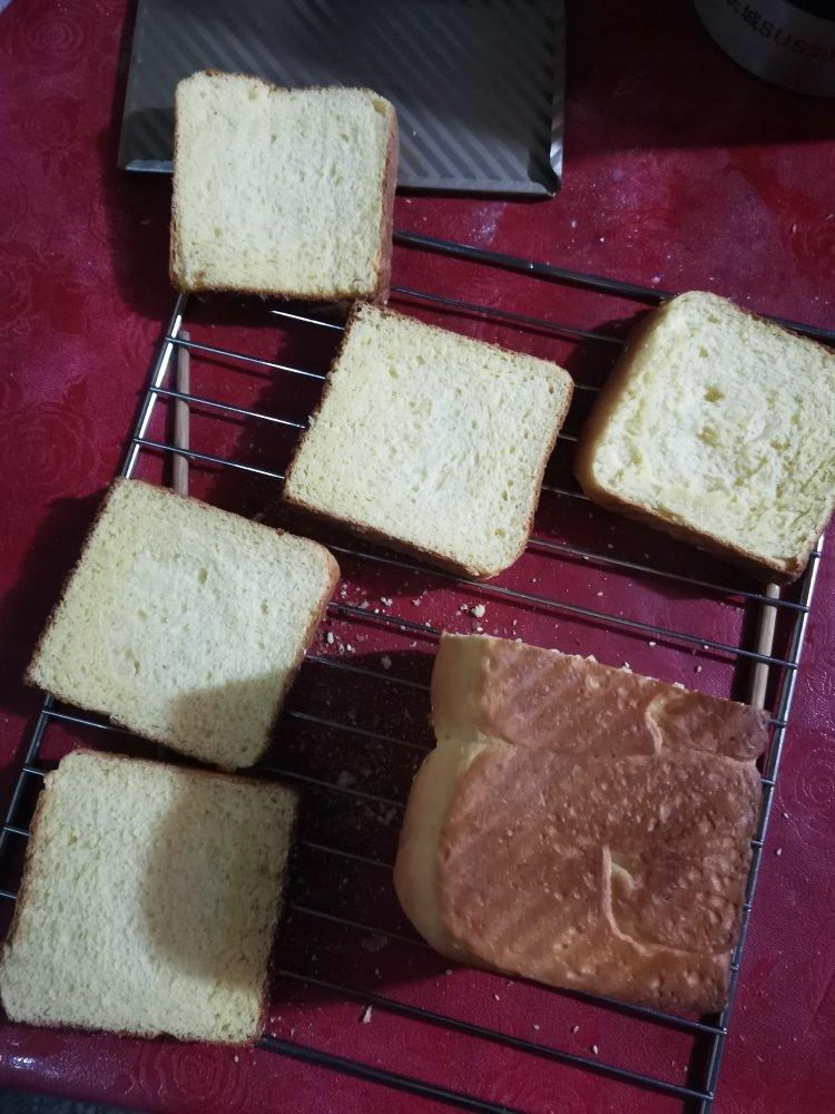 用烤箱自己做面包--手工牛奶吐司面包