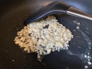 蒜香肉末四季豆的做法 步骤11