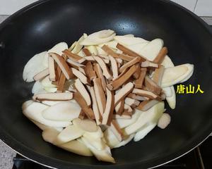 简单快手菜系列之                      茭白笋炒香干(豆干)的做法 步骤5