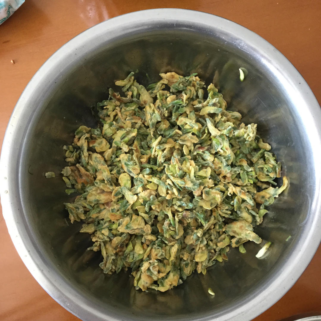 槐花炒鸡蛋