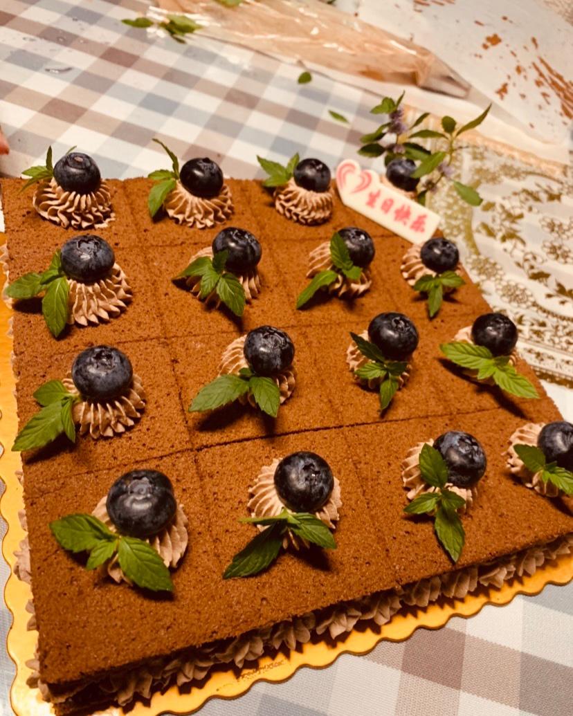 可可方形装饰蛋糕