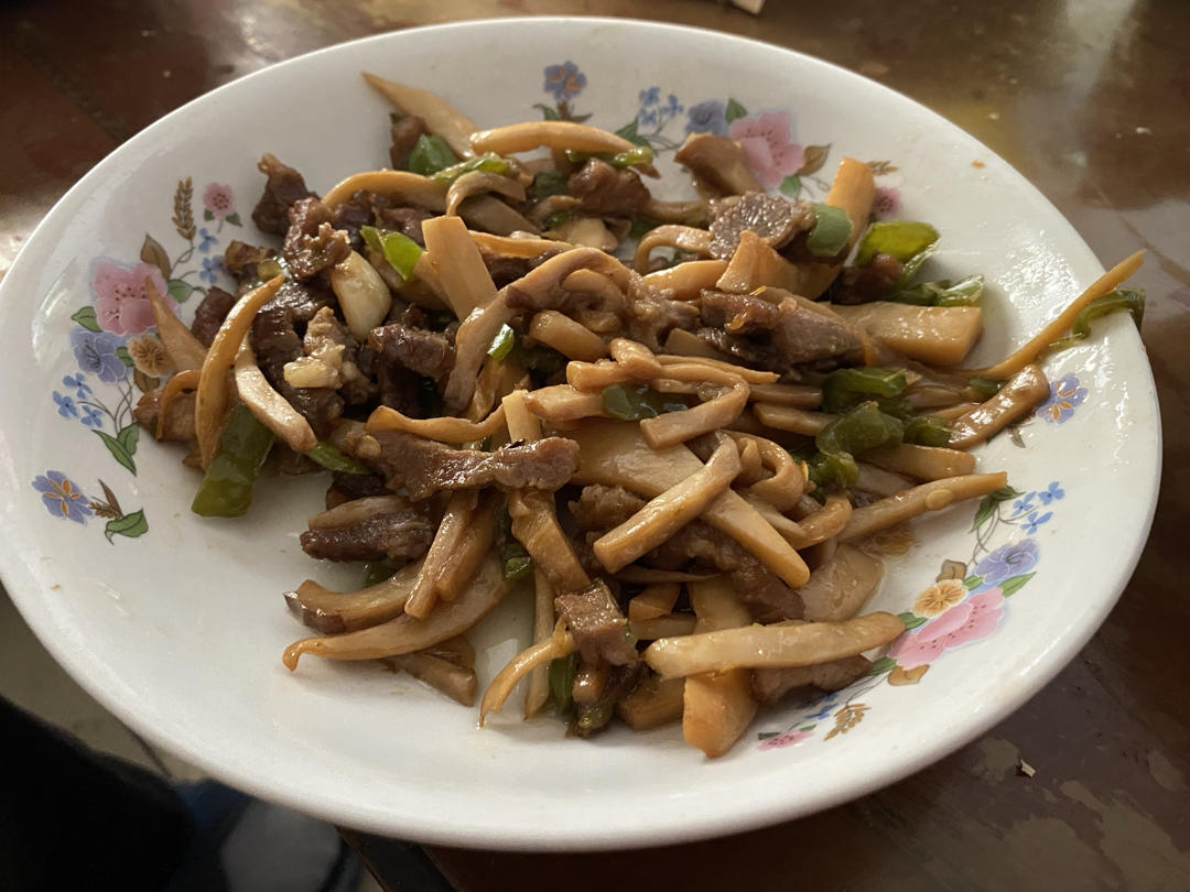 肉丝炒杏鲍菇