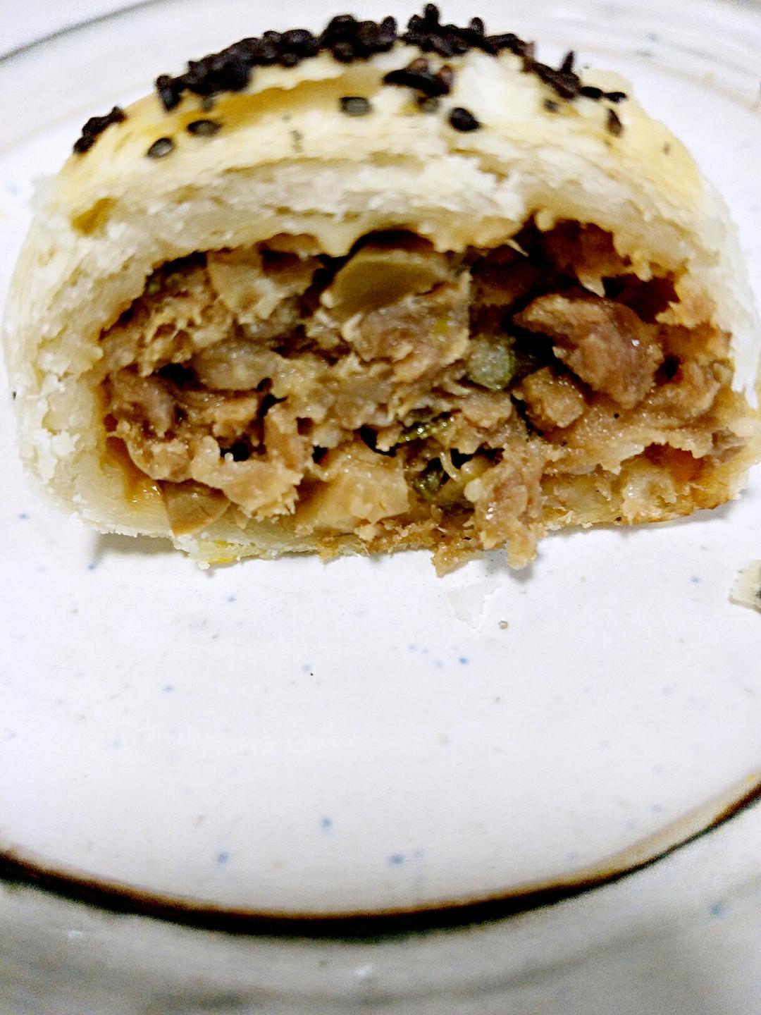 鲜美多汁的——榨菜鲜肉月饼