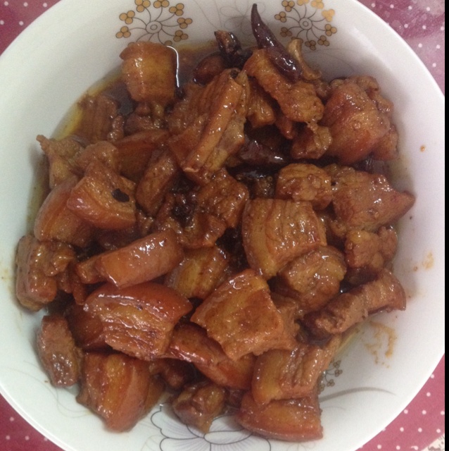 吃着碗里望着锅里的红烧肉