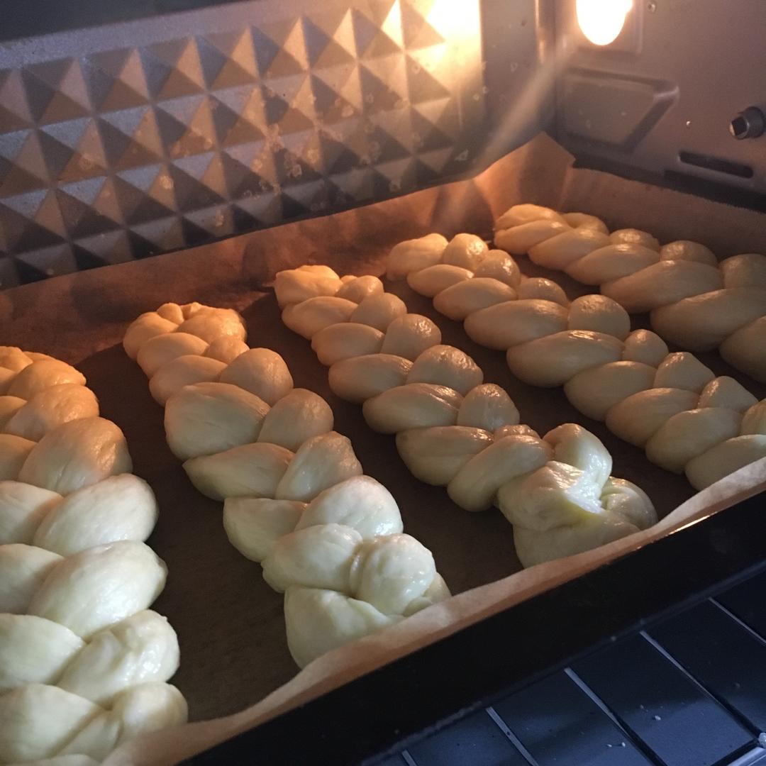 鲜奶油面包～消耗淡奶油之作