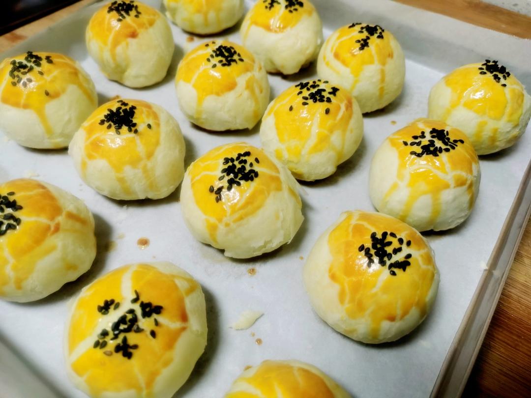 层层酥脆的完美蛋黄酥