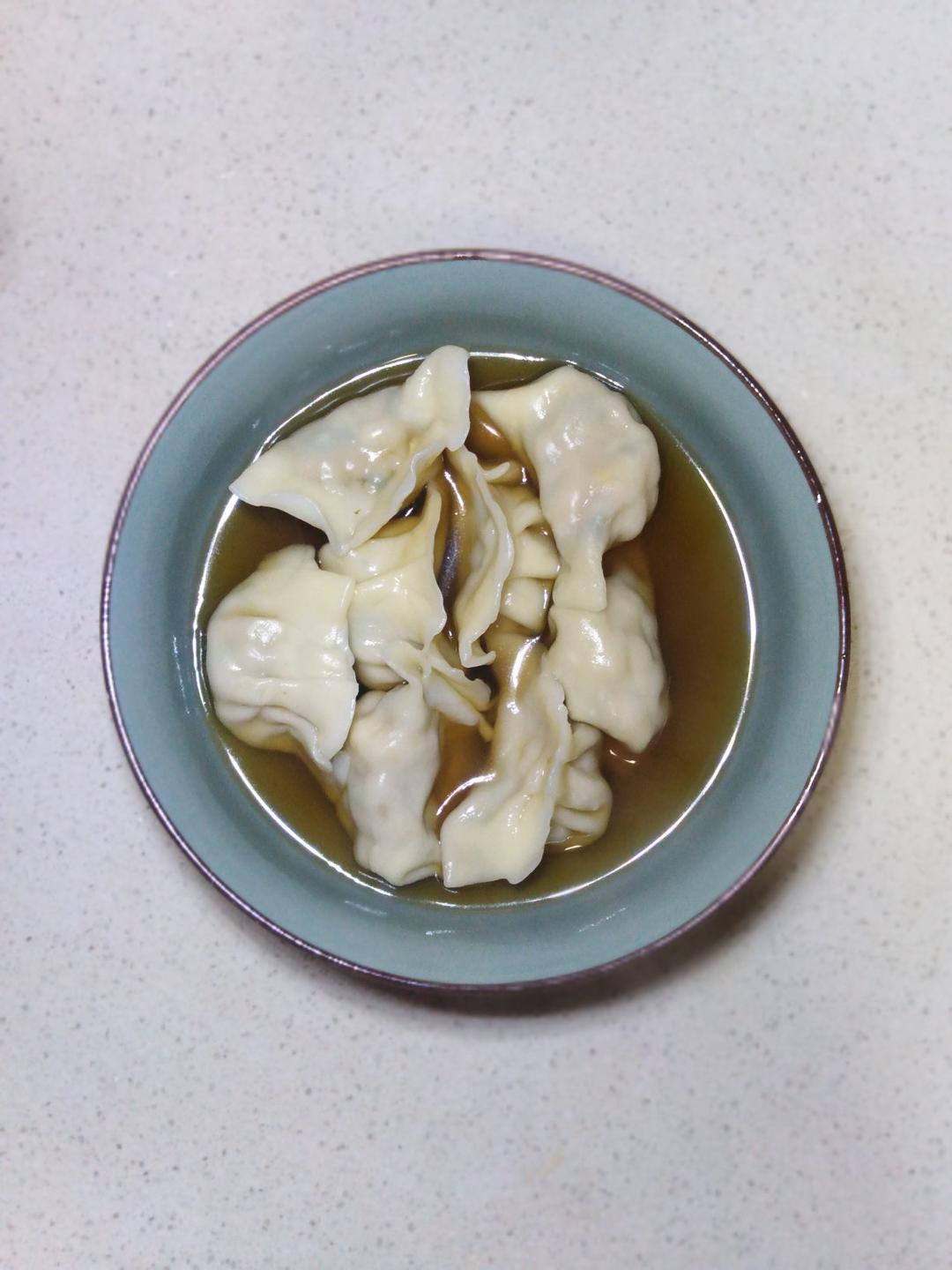 习焙做的简单速冻饺子汤