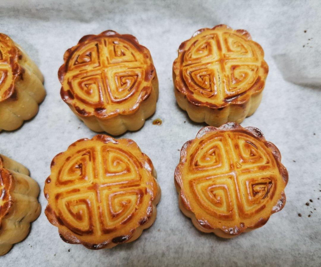 广式月饼—蛋黄莲蓉月饼