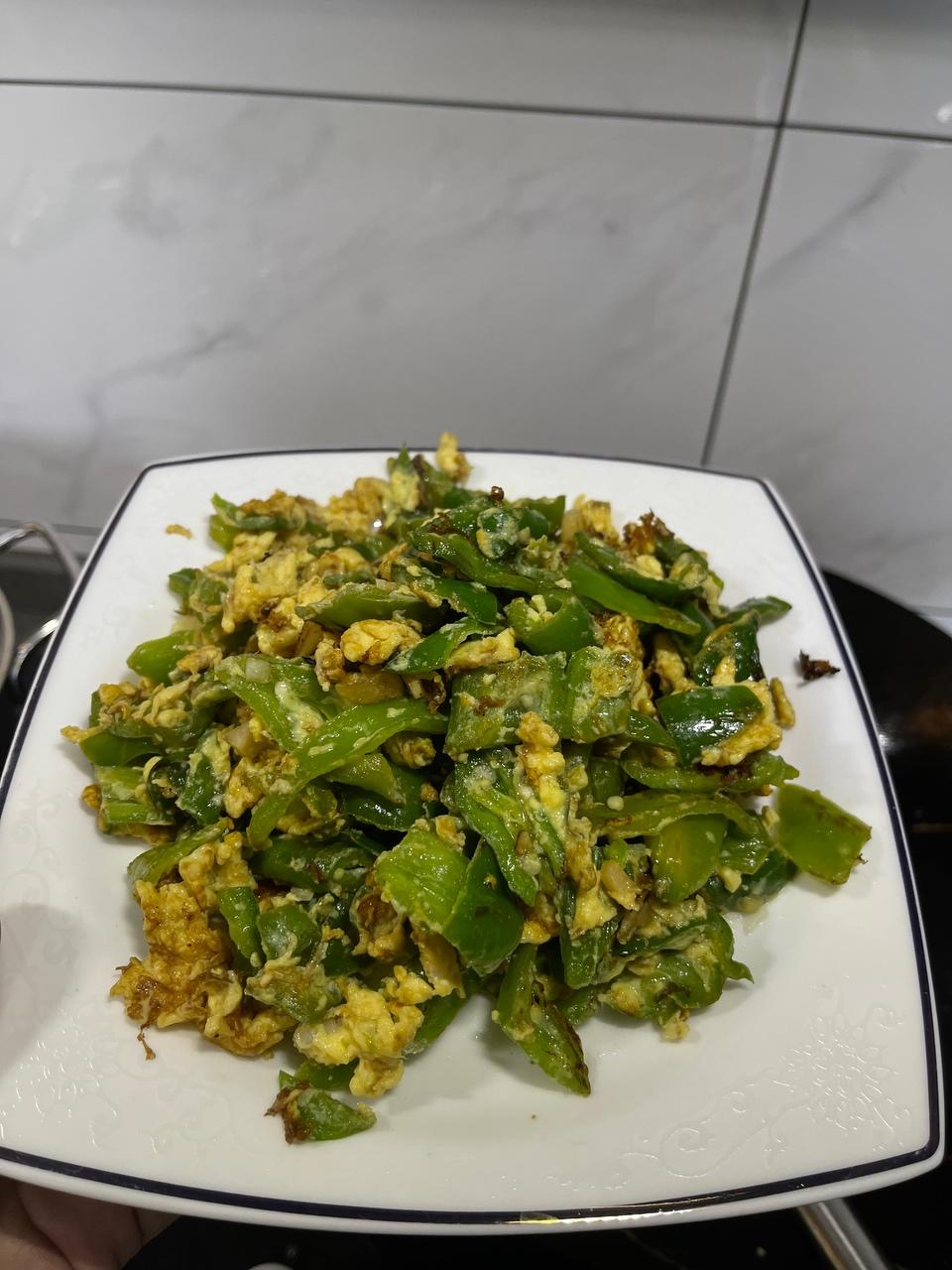 鸡蛋炒辣椒的做法