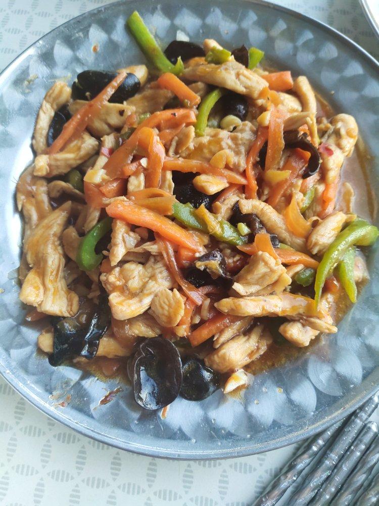 超好吃的鱼香肉丝（做法相当简单，一看就会）