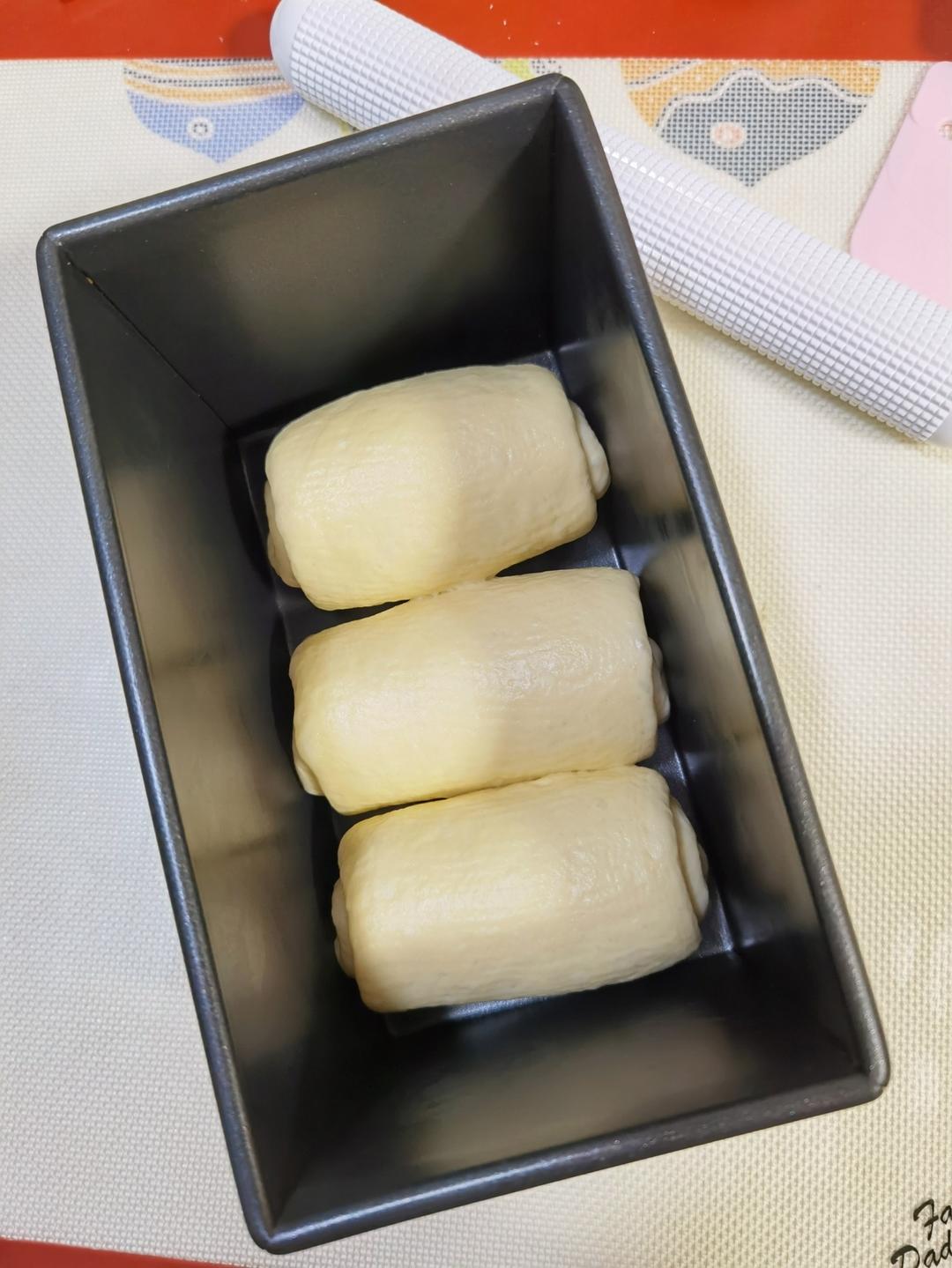 牛奶面包卷【3月北鼎烤箱食谱】