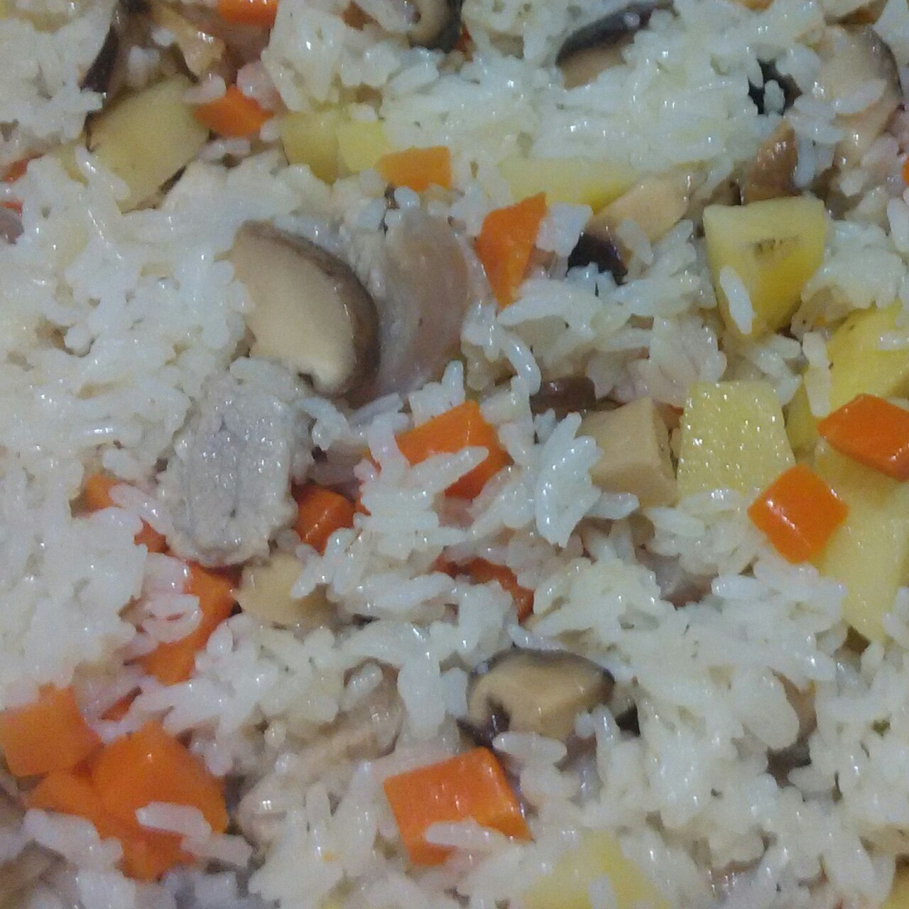 电饭锅版香菇土豆饭