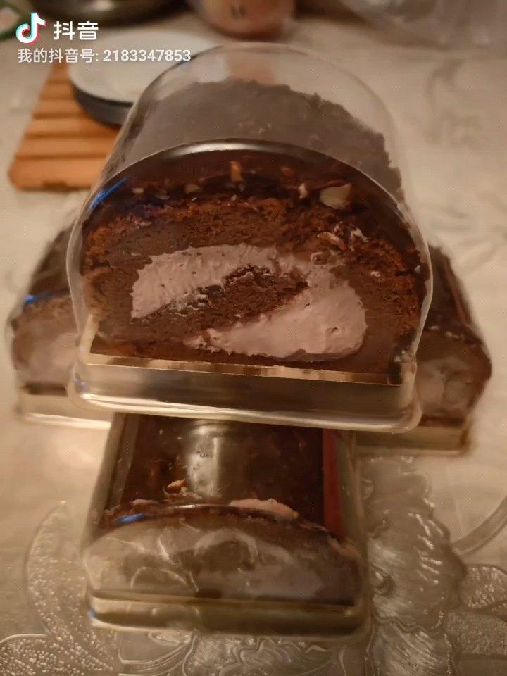 🍫梦龙蛋糕卷. 巧克力脆皮蛋糕卷 by pink-rabbit