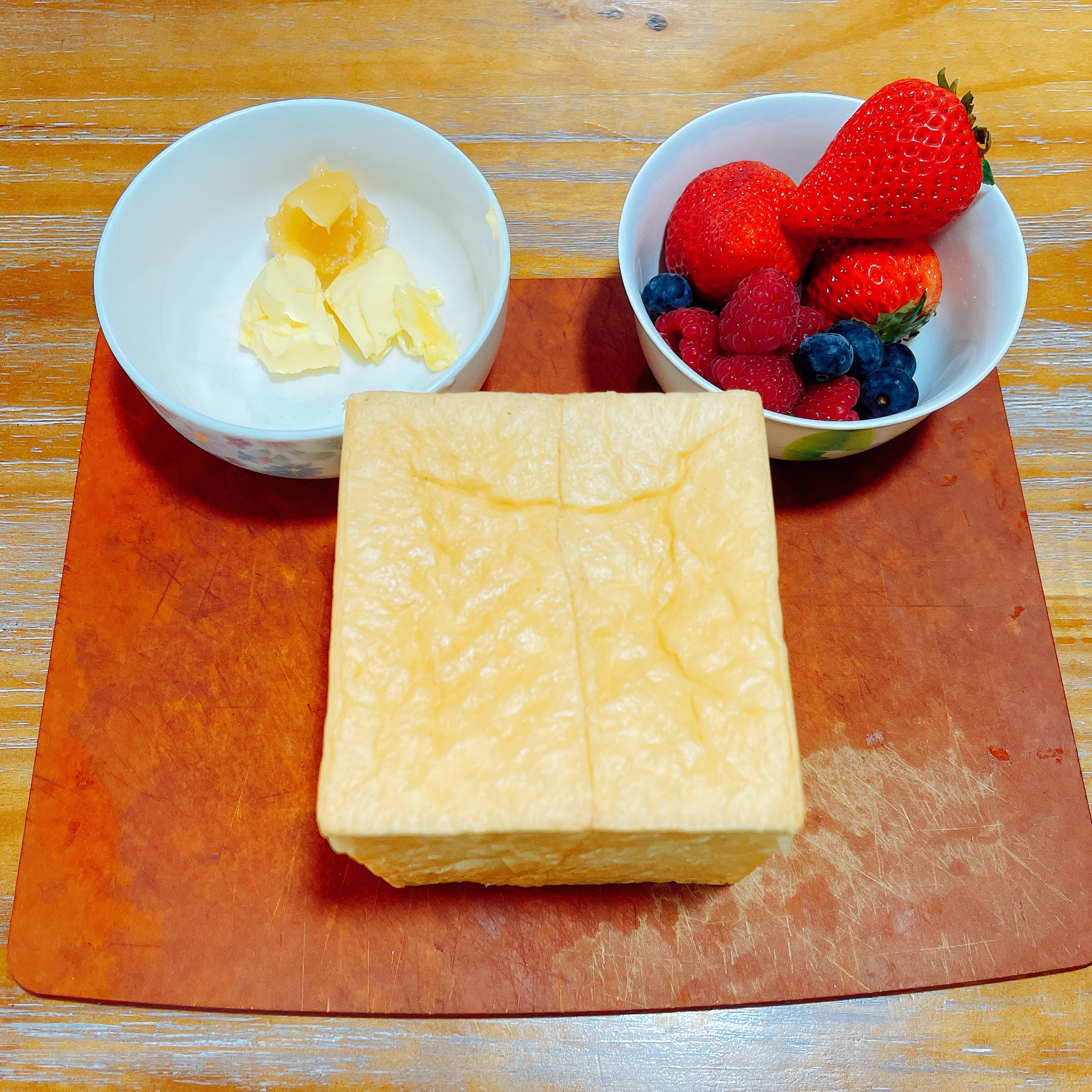 【樉樉的小厨房】复刻港式蜂蜜黄油厚多士 冰激凌吐司盒子的做法 步骤1
