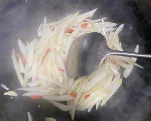 让你轻松干掉三碗大米饭的酸辣白菜梆子的做法 步骤6