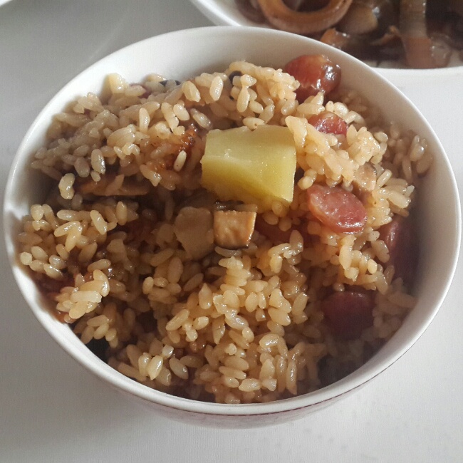 电饭锅版香菇腊肠饭